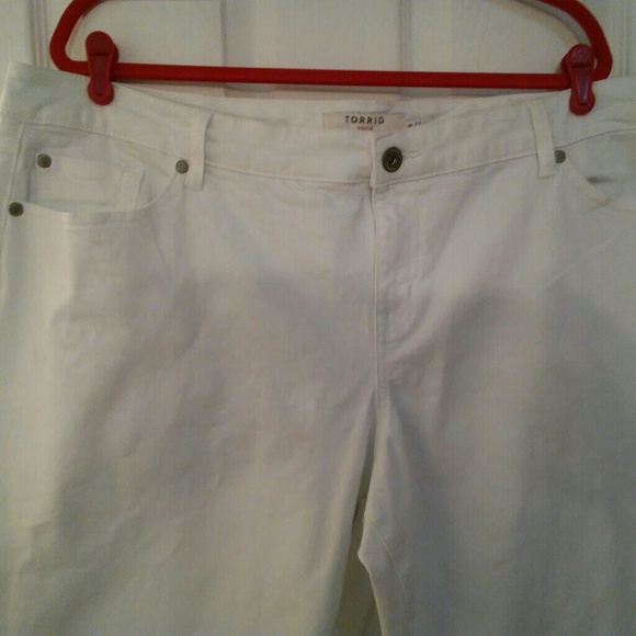 torrid Denim - Torrid "Boyfriend" white jeans, size 24
